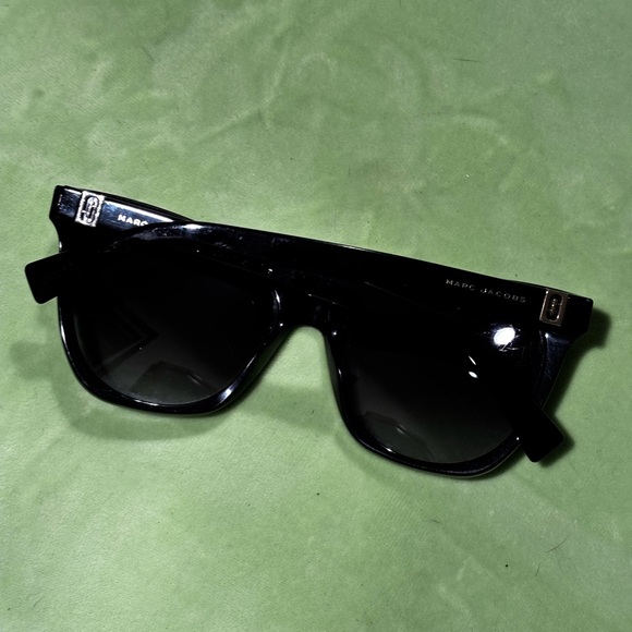 Marc Jacob’s sunglasses - Picture 2 of 5